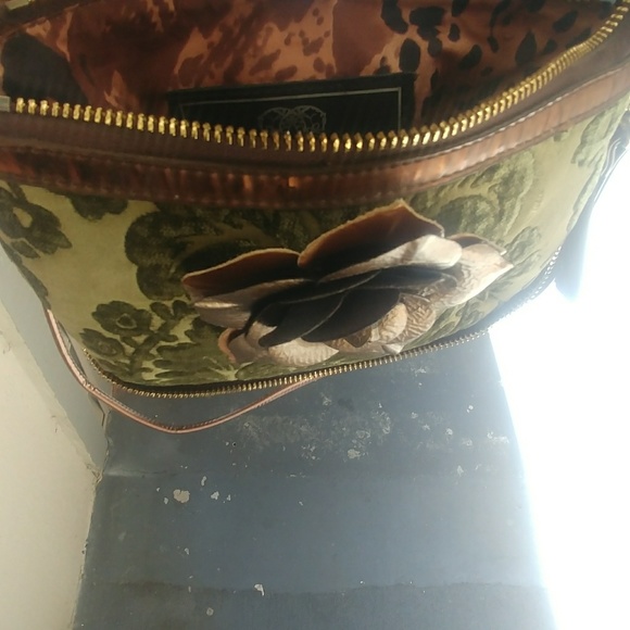 Meet your Posher, Andrea - Picture 3 of 6